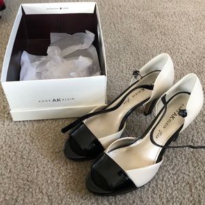Anne Klein peep toe heels